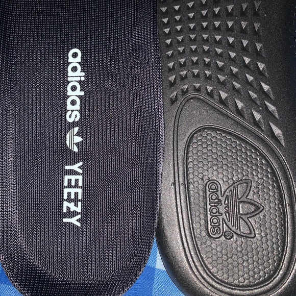 Yeezy Boost 350 V2 Black Static Size 10 US Men’s - Picture 8 of 8